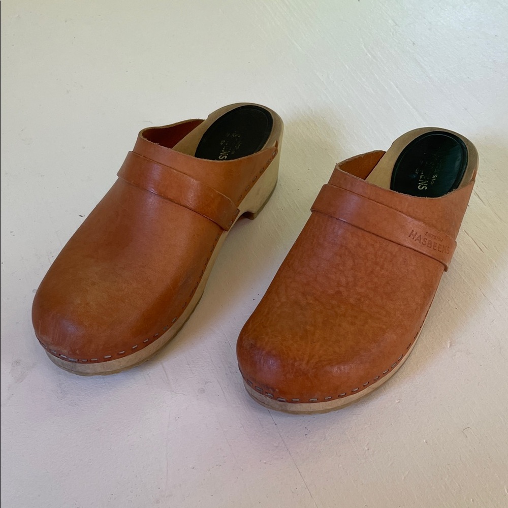 Swedish Hasbeens Tan Leather Clogs